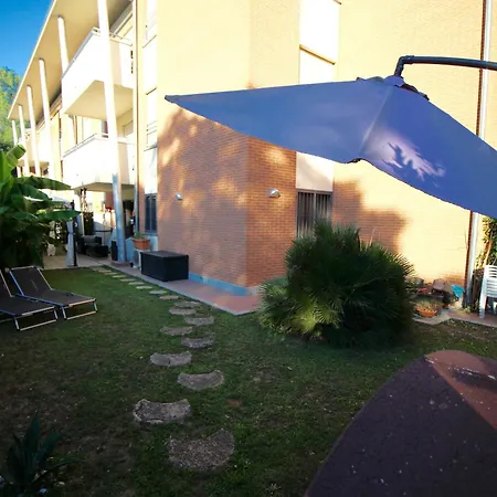 아파트 House Garden Milano *